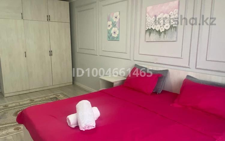 2-комнатная квартира · 70 м² · 10/16 этаж, мкр Сайран, Утеген батыра 11 — Рядом с саран рядом с гранд парком озеро Сайран за 20 000 ₸ в Алматы, Ауэзовский р-н — фото 2