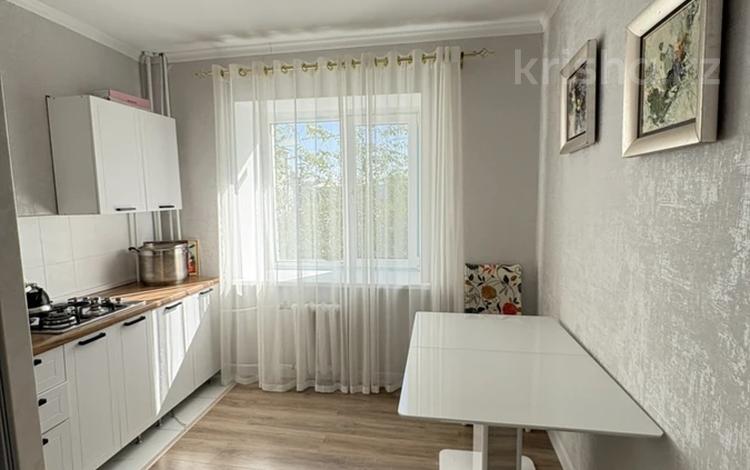 2-бөлмелі пәтер · 63 м² · 4/5 қабат, Қадыр Мырза-Әли ш/а. 4, бағасы: 25 млн ₸ в Уральске, мкр Кадыра Мырза-Али — фото 2