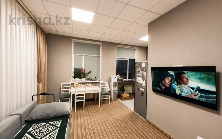 2-комнатная квартира · 56 м² · 8/8 этаж, Кайым Мухамедханов 21 — Срочноооо за 34 млн ₸ в Астане, Нура р-н — фото 2
