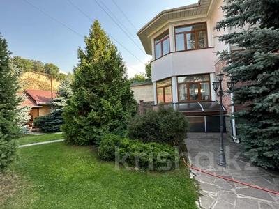 Продажа домов и дачи в Алматы: Отдельный дом · 9 комнат · 600 м² · 20 сот., мкр Хан Тенгри 124/21 за 350 млн 〒 Отдельный дом · 9 комнат · 600 м² · 20 сот., мкр Хан Тенгри 124/21 за 350 млн 〒 в Алматы, Бостандыкский р-н