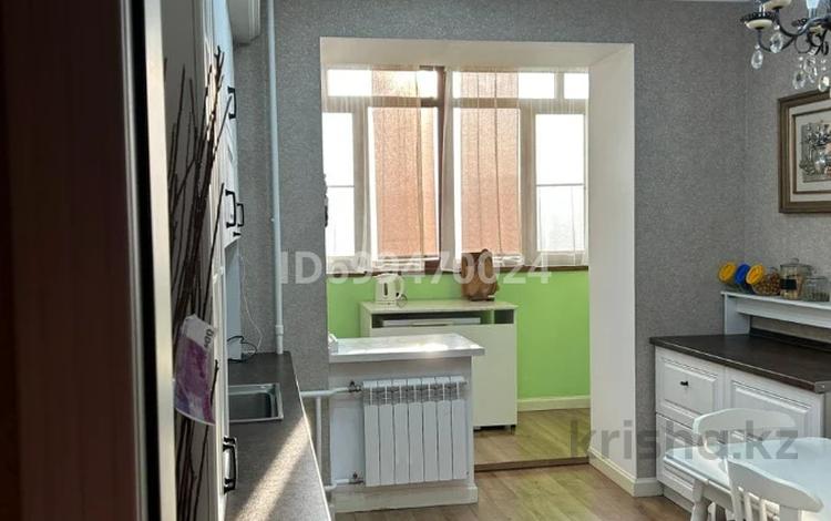2-бөлмелі пәтер · 78.7 м² · 7/9 қабат, Уранхаева 28, бағасы: 62.5 млн ₸ в Абай обл. — фото 2