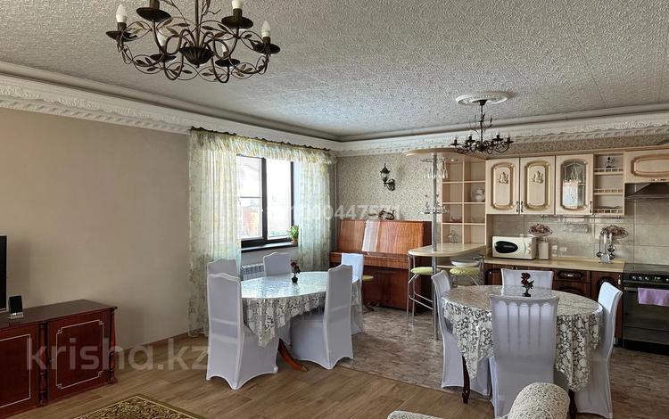 Отдельный дом · 4 комнаты · 210 м² · помесячно, Куленовка 5 — Воронина - Гранитный за 650 000 〒 в Усть-Каменогорске — фото 2