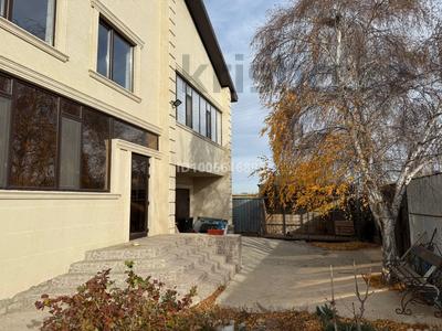 Отдельный дом · 6 комнат · 300 м² · 12 сот., Сартаева 24 — 10 школа за 51 млн 〒 в Актобе, жилой массив Юго-Запад-1