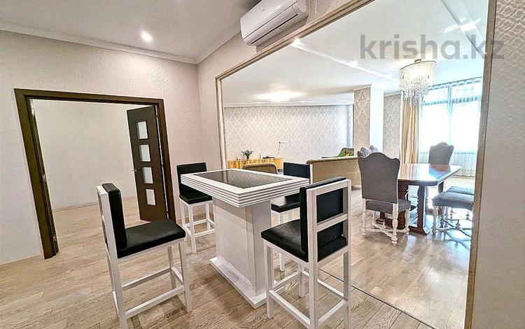 3-комнатная квартира · 250 м² · 5/9 этаж, мкр Юбилейный, Омаровой 37 за 650 000 ₸ в Алматы, Медеуский р-н — фото 32
