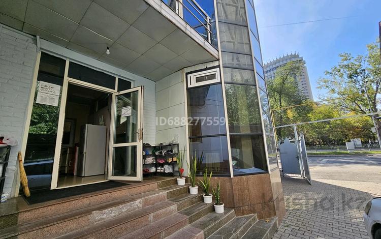 7 бөлме · 400 м² · 1 қабат, Кармысова 82 — Курмангазы, бағасы: 60 000 ₸ в Алматы, Медеуский р-н — фото 2
