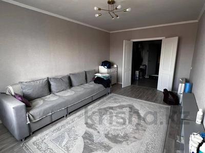 2-бөлмелі пәтер · 60 м², Азербаева 4, бағасы: 250 000 ₸ в Астане, Алматы р-н