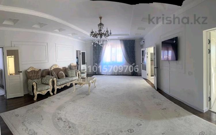 Жеке үй · 4 бөлме · 200 м² · 14 жүзд., Көктем ш/а., Садовод 12, бағасы: 30 млн ₸ в Атырау, мкр Коктем — фото 2