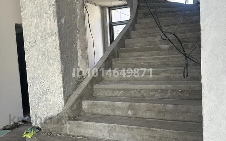 8-бөлмелі пәтер · 400 м² · 18/20 қабат, Ахмет Байтурсынулы 3, бағасы: 350 млн ₸ в Астане, Сарайшык р-н — фото 2