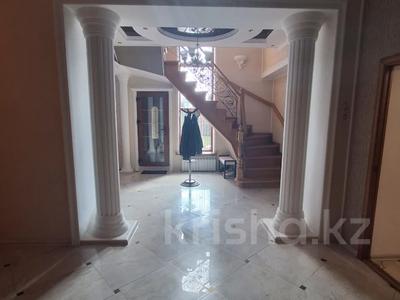 Жеке үй · 10 бөлме · 580 м² · 10 жүзд., Есенжанова 148, бағасы: 219 млн ₸ в Уральске