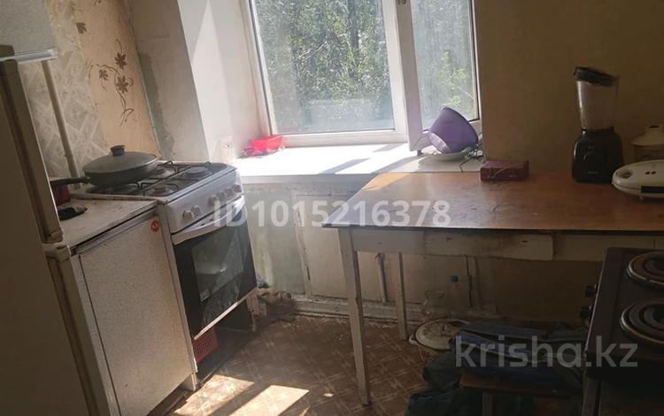 1-комнатная квартира · 32 м² · 4/5 этаж, мкр Михайловка 11 за 10 млн ₸ в Караганде, Казыбек би р-н — фото 2