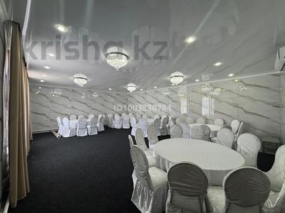 Дом · 8 комнат · 300 м², Чкалова 41 за 130 000 〒 в Петропавловске