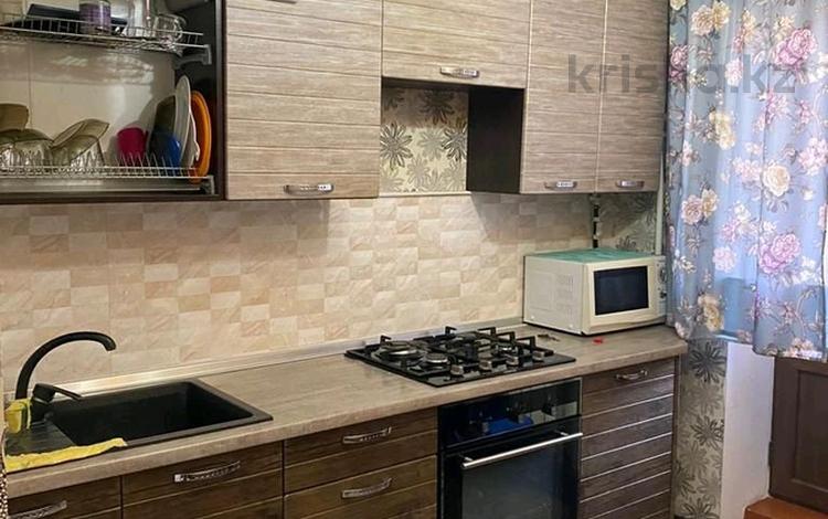 2-комнатная квартира · 56 м² · 4/5 этаж, мкр Жетысу-4 10 за 18 000 ₸ в Алматы, Ауэзовский р-н — фото 7