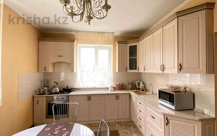 Отдельный дом · 4 комнаты · 200 м² · 10 сот., Наурыз 137 за 105 млн 〒 в Алматы — фото 2