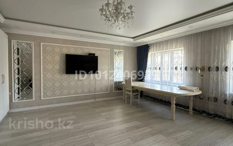 2-комнатная квартира · 70 м² · 3/5 этаж, мкр Нурсат — Назарбекова(аллея) за 31 млн ₸ в Шымкенте, Каратауский р-н — фото 2