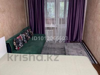 1-бөлмелі пәтер · 30 м² · 3/3 қабат, Просп. Абылай хана 33, бағасы: 12 000 ₸ в Алматы, Алмалинский р-н