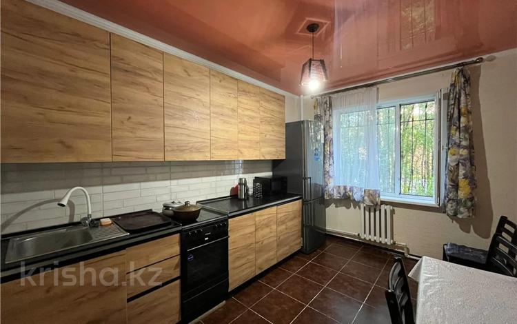 2-комнатная квартира · 65 м² · 1/9 этаж, мкр Юго-Восток, Шахтеров за 25 млн ₸ в Караганде, Казыбек би р-н — фото 4