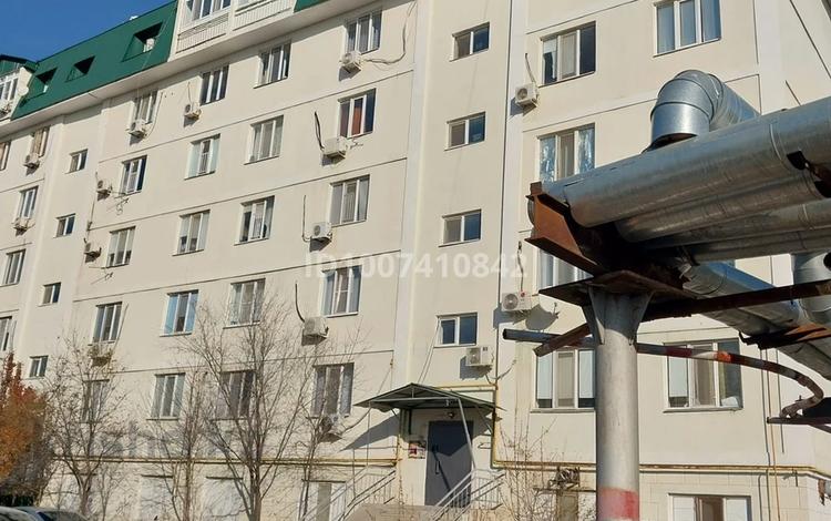 2-бөлмелі пәтер · 55 м² · 2/4 қабат, Ауэзова, бағасы: 250 000 ₸ в Атырау, мкр Жилгородок — фото 2