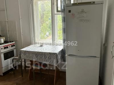 3-комнатная квартира · 60 м² · 2/5 этаж, Хамида Чурина — 21 школа за 110 000 ₸ в Уральске, мкр Школьник