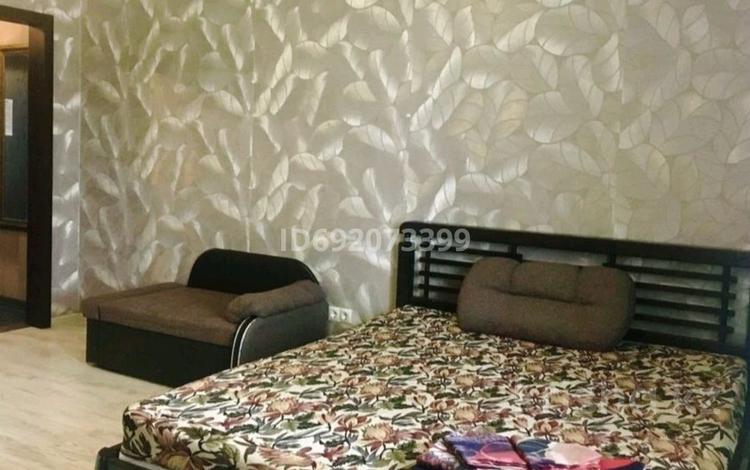 1-комнатная квартира · 33 м², мкр Новый Город, Ерубаева за 9 000 ₸ в Караганде, Казыбек би р-н — фото 2