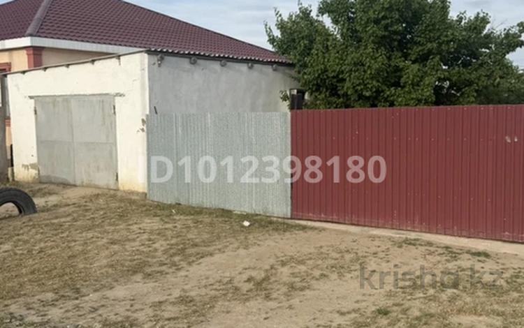 Отдельный дом · 3 комнаты · 130 м² · 10 сот., ул. Жанакурылыс 21 за 16.5 млн ₸ в Атырау, мкр Авангард-2 — фото 2