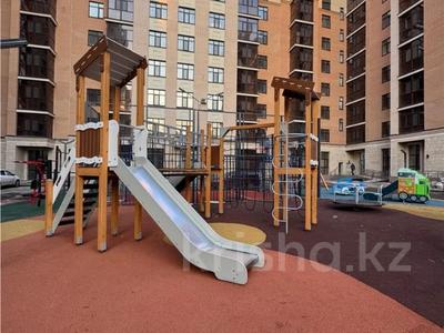 4-бөлмелі пәтер · 101.7 м² · 2/10 қабат, Гүлдер 3 ш/а., Микрорайон Гульдер-1 3а, бағасы: 41.5 млн ₸ в Караганде, Казыбек би р-н
