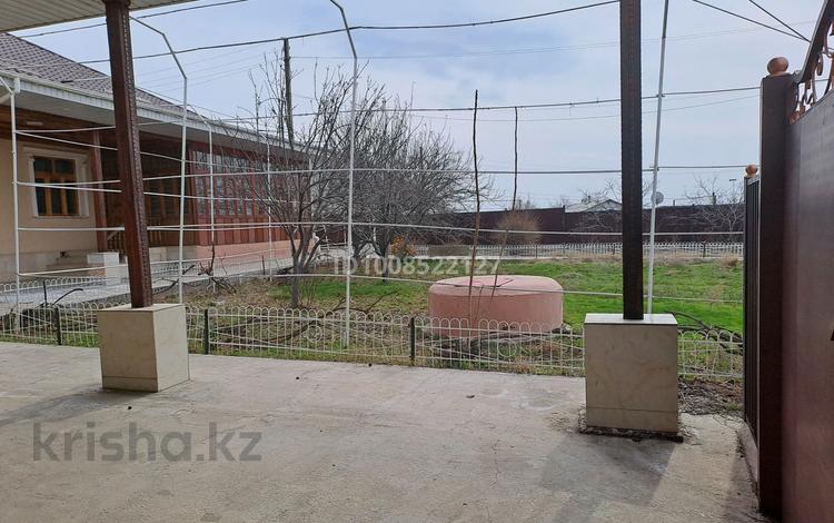 Отдельный дом · 10 комнат · 200 м² · 14 сот., Ерубаев 3а — Выше кинотеатра Абай за 70 млн ₸ в Шардара — фото 2