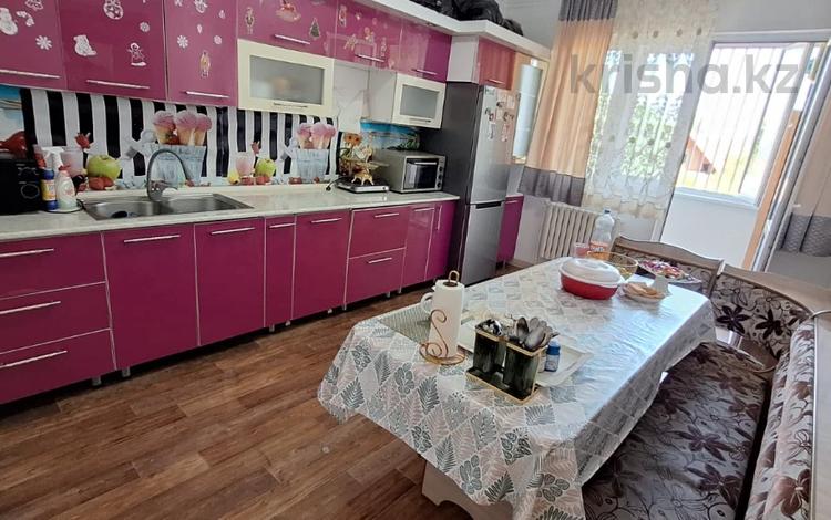 2-бөлмелі пәтер · 93 м² · 3/16 қабат, мкр Шугыла, Жуалы, бағасы: 38 млн ₸ в Алматы, Наурызбайский р-н — фото 2