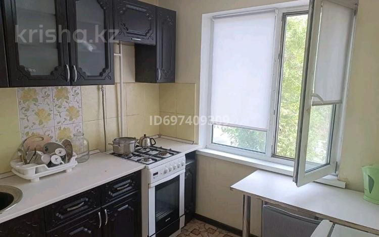 1-бөлмелі пәтер, 32 м², 3/5 қабат, Құрманғазы 179 — КазИИТУ, бағасы: 10.7 млн 〒 в Уральске, мкр Школьник — фото 9