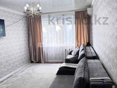 2-комнатная квартира · 48 м² · 4/5 этаж, Майкудук, Майкудук, 13й микрорайон 16 — Остановка Автостанция. Школа 54 Жумабек Ташенев. Супермаркет Аян. за 13 млн 〒 в Караганде, Алихана Бокейханова р-н