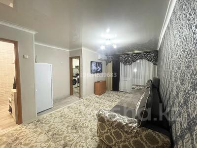 2-бөлмелі пәтер · 44 м² · 3/5 қабат, 14-шағынаудан 8, бағасы: 15 000 ₸ в Караганде, Алихана Бокейханова р-н