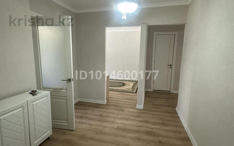 3-комнатная квартира · 57 м² · 2/5 этаж, мкр Кунаева 53 за 180 000 ₸ в Уральске — фото 2