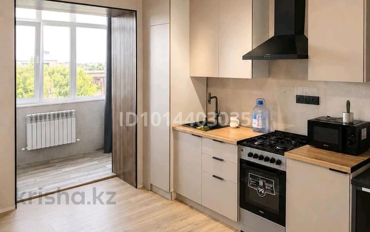 1-комнатная квартира · 38 м² · 4/9 этаж, мкр Омега, Молдашева 20/1 за 180 000 ₸ в Уральске — фото 2