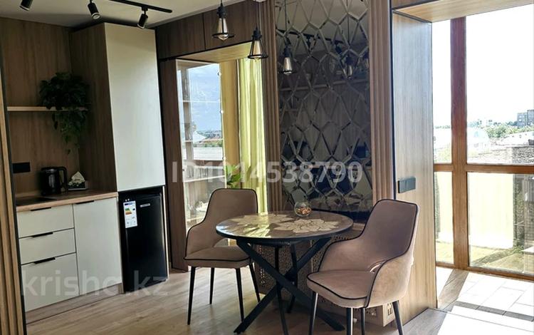 1-бөлмелі пәтер · 40 м² · 7/9 қабат, Жаңа қала ш/а., Бухар-Жырау 63/4 — Центр города, бағасы: 25 000 ₸ в Караганде, Казыбек би р-н — фото 2