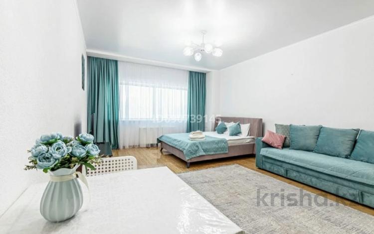 1-комнатная квартира · 50 м² · 12/17 этаж, Айманова 140 за 15 000 ₸ в Алматы, Бостандыкский р-н — фото 2