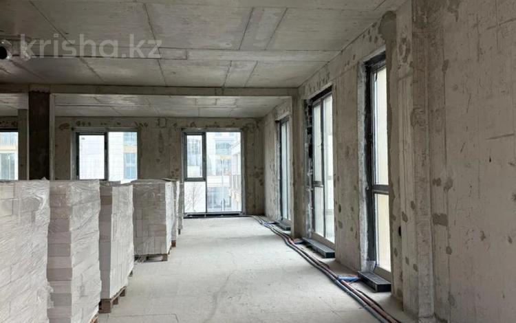 3-комнатная квартира · 160 м² · 2/3 этаж, Достык 300 за 360 млн ₸ в Алматы, Медеуский р-н — фото 2