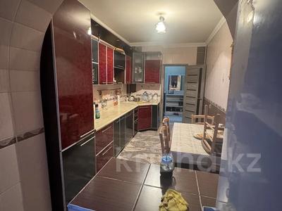 2-комнатная квартира · 54 м² · 2/5 этаж, Водник 1 32 за 180 000 〒 в Боралдае (Бурундай), мкр Водник-1