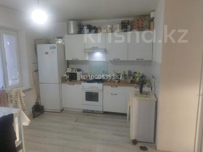 2-бөлмелі пәтер · 50 м² · 2/3 қабат, мкр Уркер 15 — Укили Ыбрай Шалкий Жырау, бағасы: 21 млн ₸ в Астане, Нура р-н