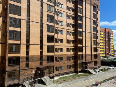 Пәтерлер в Актюбинской обл.: 3-бөлмелі пәтер · 100.4 м² · 3/10 қабат, мкр. Алтын орда, бағасы: 37.5 млн 〒 3-бөлмелі пәтер · 100.4 м² · 3/10 қабат, мкр. Алтын орда, бағасы: 37.5 млн 〒 в Актобе