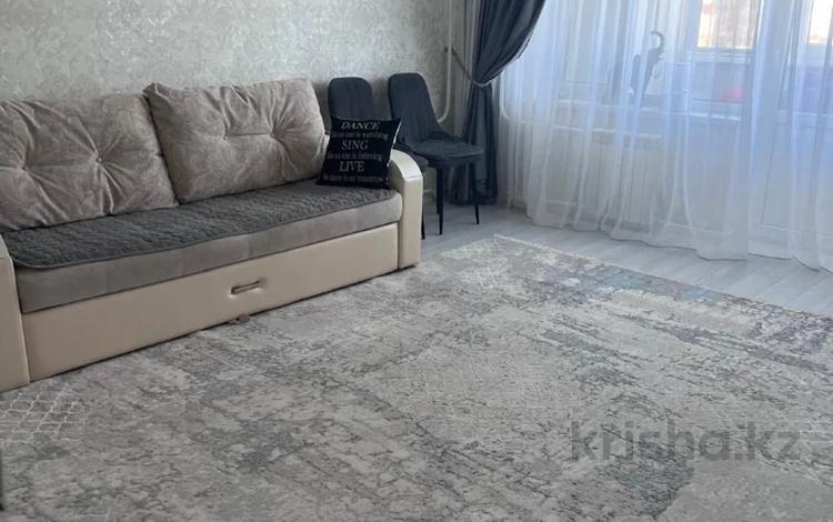 3-бөлмелі пәтер · 78 м² · 8/9 қабат, жана орда, бағасы: 35 млн ₸ в Уральске — фото 2