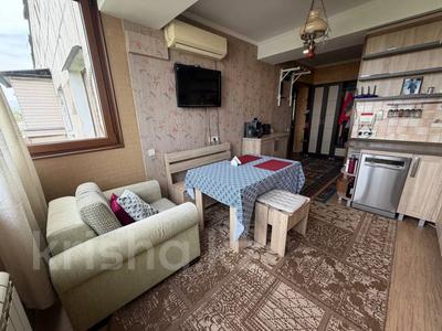 2-комнатная квартира · 54 м² · 2/5 этаж, мкр Казахфильм за 57 млн ₸ в Алматы, Бостандыкский р-н