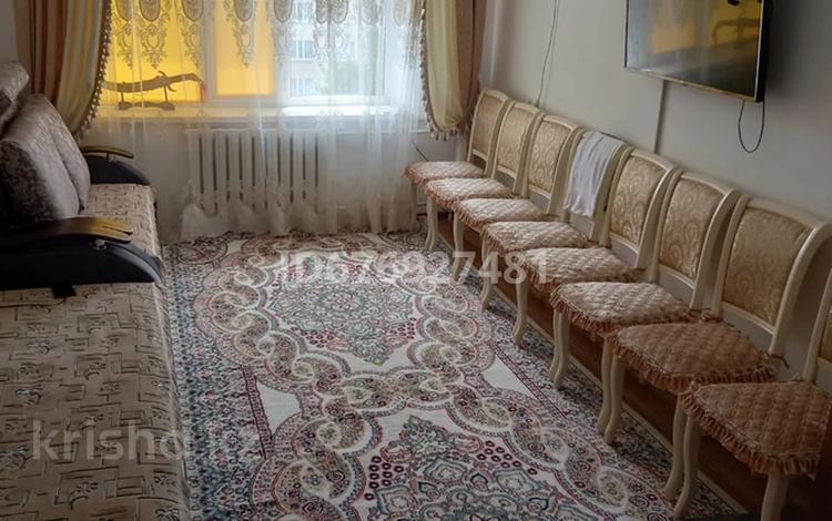 4-комнатная квартира, 80 м², 5/5 этаж, 4 мкр 36 за 27.5 млн 〒 в Талдыкоргане, мкр Жастар — фото 2