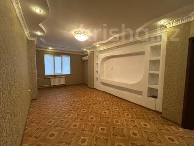 2-комнатная квартира · 80.5 м² · 8/10 этаж, мкр 8, Алии Молдагуловой пр-т за 22 млн 〒 в Актобе