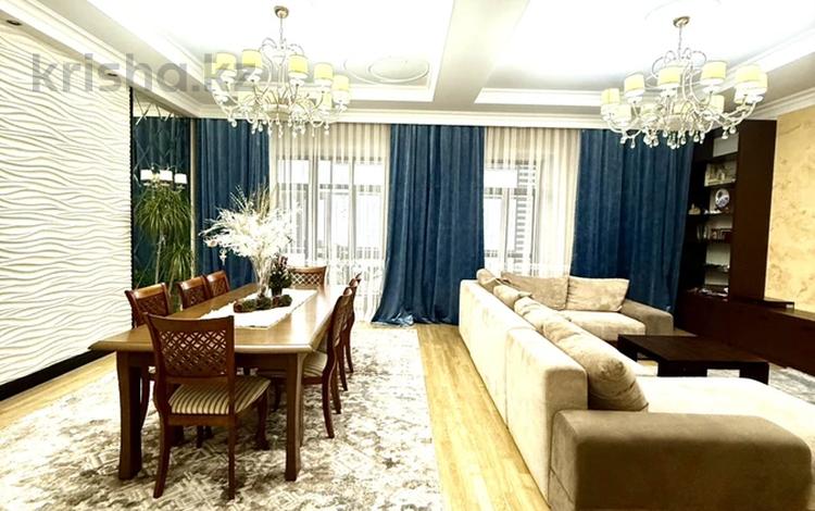 5-комнатная квартира · 235 м² · 5/5 этаж, Мукагали Макатаева 7/3 за 260 млн ₸ в Астане, Есильский р-н — фото 2