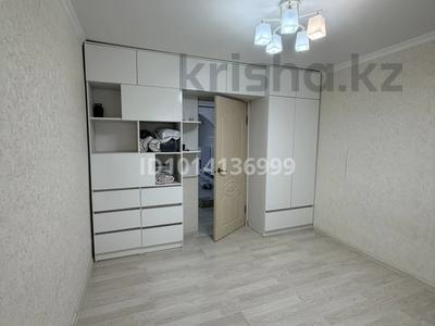 3-комнатная квартира · 60 м² · 2/6 этаж, мкр 8, Братьев жубановых 298 — 8 мкр остановка ( на против Анвара ) за 25 млн ₸ в Актобе
