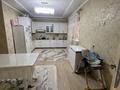 Отдельный дом · 4 комнаты · 220 м² · 1500 сот., Сайын Шапағатов 5 квартал 30 — Сайын Шапағатов 5 квартал 1 көшеде орналаскан уйдің дәл қасында аялдама бар,және магазин Уйдің аргы кошесинде бала бакша,Мектеп барлыгы тиіп тұр. Ауламызда жеміс жидек барлыгы бар Қора бар басы басталган монша,горож бар за 20 млн ₸ в Саина Шапагатовой