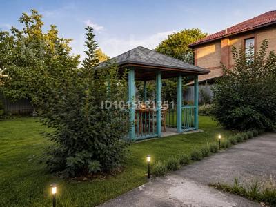 Дом · 3 комнаты · 230 м², мкр Думан-1 35 — Хан-тенгри за 80 000 ₸ в Алматы, Медеуский р-н