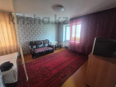 1-бөлмелі пәтер · 34 м² · 1/5 қабат, Боровская 85 85 — Сдам 1-комн. квартиру в центре города. Рядом супермаркет Ақжелкен. 130 000 тыс, бағасы: 130 000 〒 в Щучинске