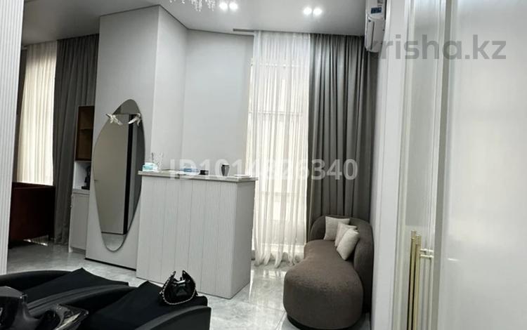 Сұлулық салондары · 47 м², бағасы: 250 000 ₸ в Актобе, мкр 11 — фото 2