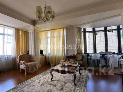3-комнатная квартира · 135 м² · 4/5 этаж, мкр Жетысу-4 6 — Момышулы / Абая за 75 млн ₸ в Алматы, Ауэзовский р-н