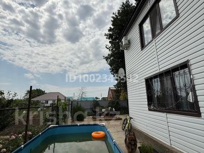 Отдельный дом · 4 комнаты · 110 м² · 110 сот., Пр-т Жалантос Батыра 27 — Пр-т Жалантос Батыра 27 за 28.2 млн ₸ в Актобе, мкр Акжар